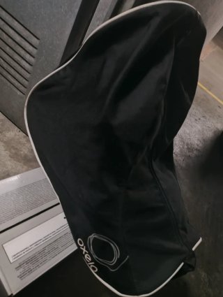 Patines en línea, protecciones y bolsa transporte.