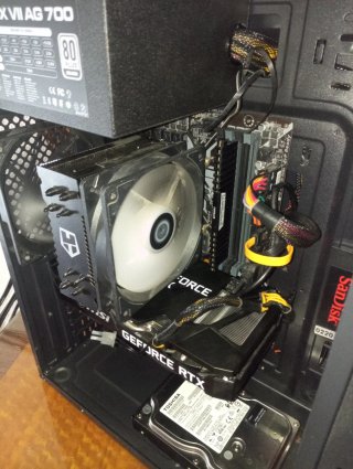 PC I7 9700, 16GB, RTX 3050 8GB.