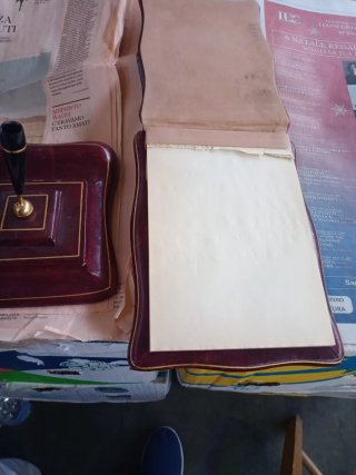 Calamaio con portacarte in pelle bordeaux