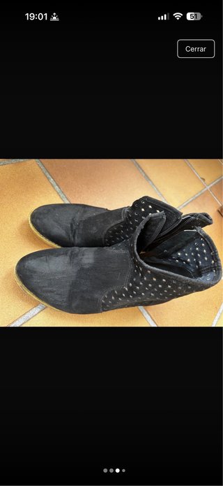 Botines negros de verano con tachuelas