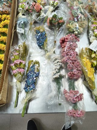 Ramos de flores decorativas (rosa y amarillo)