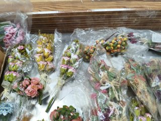 Ramos de flores decorativas (rosa y amarillo)