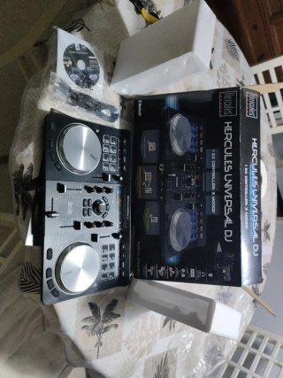 Hercules Universal DJ Controlador DJ