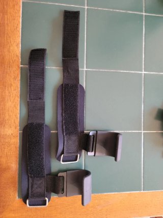 Straps con gancho para levantamiento de pesas.