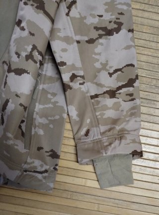 Forro Polar  Árido pixelado Talla XL