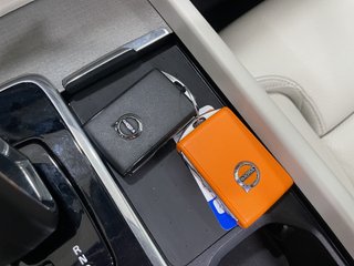XC60 2.0 T6 AWD Recharge Plus Dark Auto