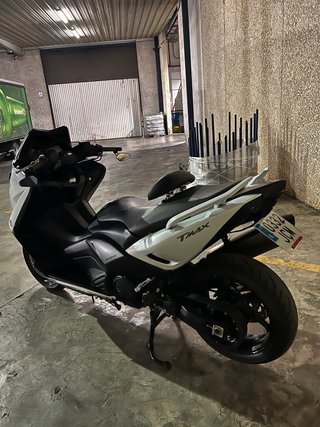 Yamaha Tmax 530 Blanca