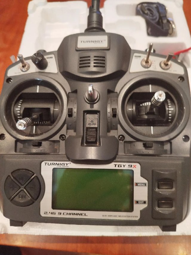Emisora Turnigy 9X 2.4G 9CH