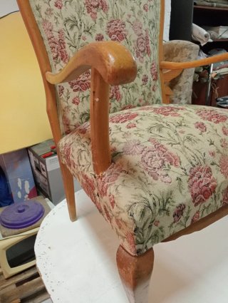 Sillón vintage floral para restaurar