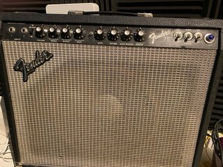 Amplificador Fender 75 (1980)