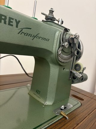 Máquina de coser Refrey Transforma
