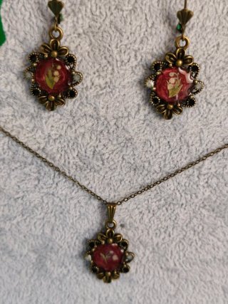 Conjunto Artesanal Collar y Pendientes Flor