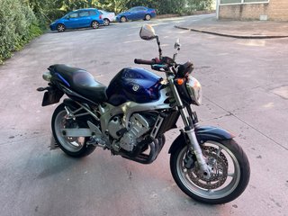 Yamaha FZ6 Naked Azul