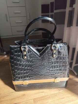 Bolso negro efecto piel cocodrilo