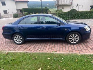 Toyota Avensis 2003