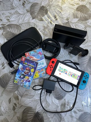 Nintendo Switch + 2 giochi