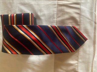Corbata caballero rayas azul marino