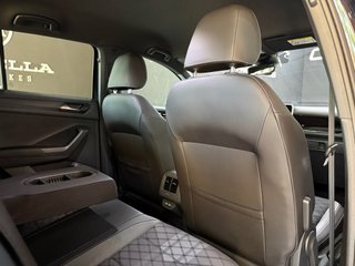 Volkswagen T-Roc 150cv DSG R-LINE