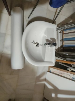 Lavabo de porcelana blanco