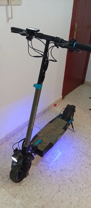 Patinete Eléctrico SmartGyro ( precio charlable)