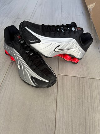 Scarpe Nike Shox R4 Nero Argento