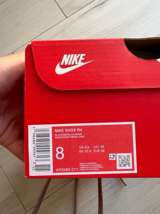 Scarpe Nike Shox R4 Nero Argento