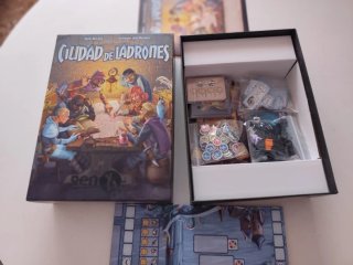Ciudad de Ladrones. En perfecto estado. 3 partidas