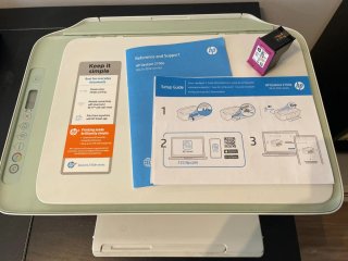 Impresora HP DeskJet 2700e Series.