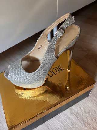 Zapatos de fiesta plateados talla 39