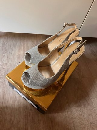 Zapatos de fiesta plateados talla 39