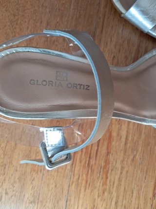 Sandalias Gloria Ortiz plateadas talla 37