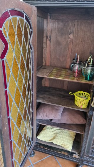 Mueble antiguo madera y cristal