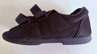 Zapato postquirúrgico negro