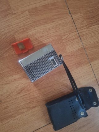 Radio AM Sharp Plata y Negro