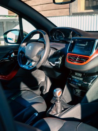Peugeot 208 2014