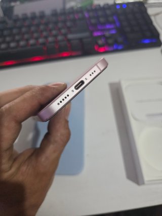 iPhone 15 128GB