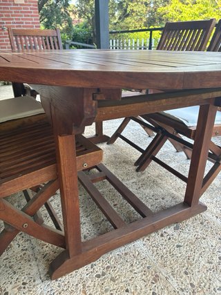 Mesa de madera extensible ovalada