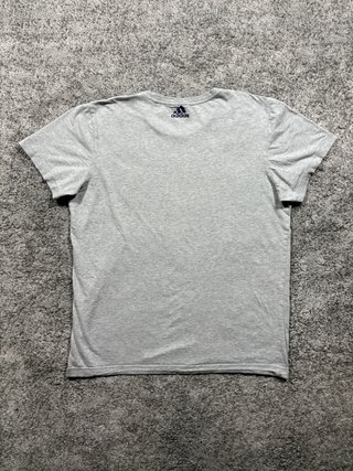 Adidas camiseta gris logo azul marino talla L
