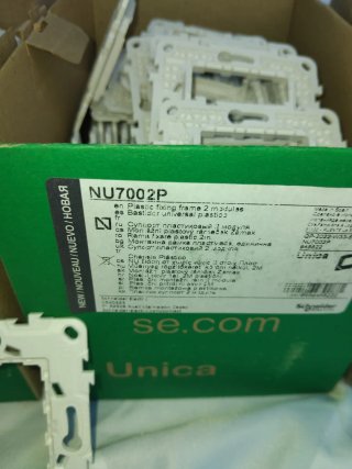 Lpte de 150 unidadesBastidor Schneider Unica