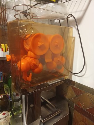 Exprimidor de naranjas profesional