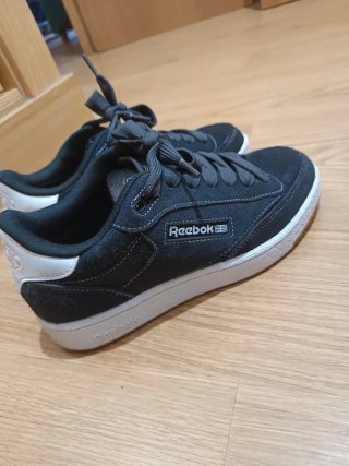 Tenis Reebok clasisc Negro y Blanco