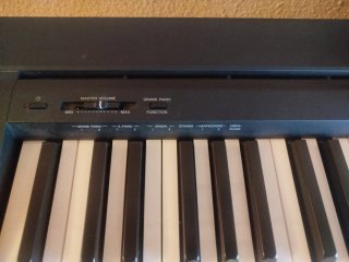 Piano Yamaha 8 octavas teclas contrapesadas