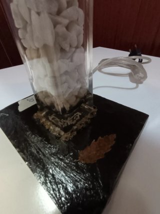 Lámpara Botella Cristal Piedras Blancas