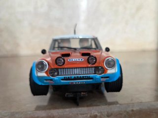 Coche Scalextric Fiat 124 Spyder SCX