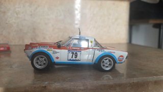 Coche Scalextric Fiat 124 Spyder SCX
