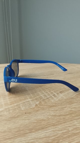 Gafas de sol redondas azules - pequeño detalle