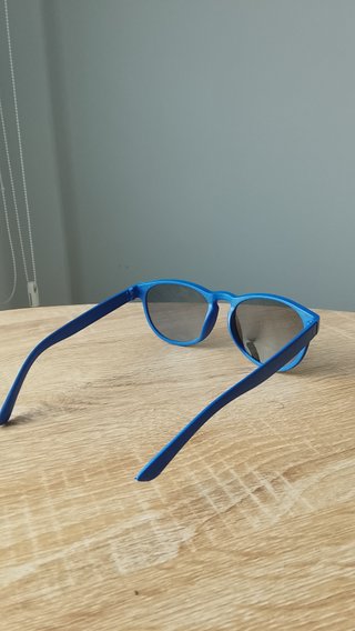 Gafas de sol redondas azules - pequeño detalle