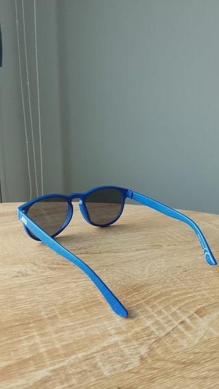 Gafas de sol redondas azules - pequeño detalle