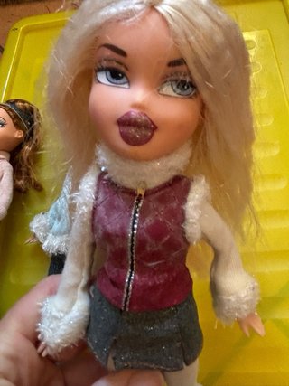 Lotto bambole Bratz + Barbie con accessori