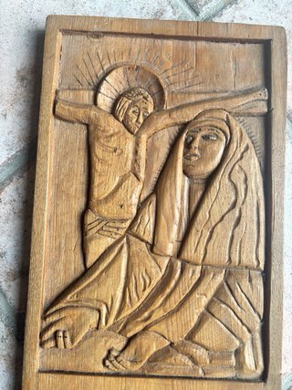 Intaglio Sacro in Legno